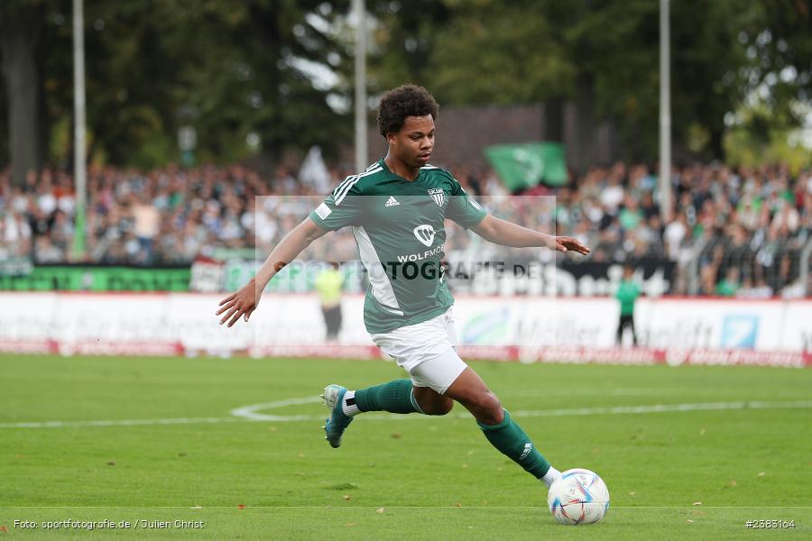 Dominik Ngatie, Sachs Stadion, Schweinfurt, 03.10.2023, sport, action, BFV, Saison 2023/2024, Fussball, 13. Spieltag, Regionalliga Bayern, FWK, FCS, FC Würzburger Kickers, 1. FC Schweinfurt 1905 - Bild-ID: 2383164