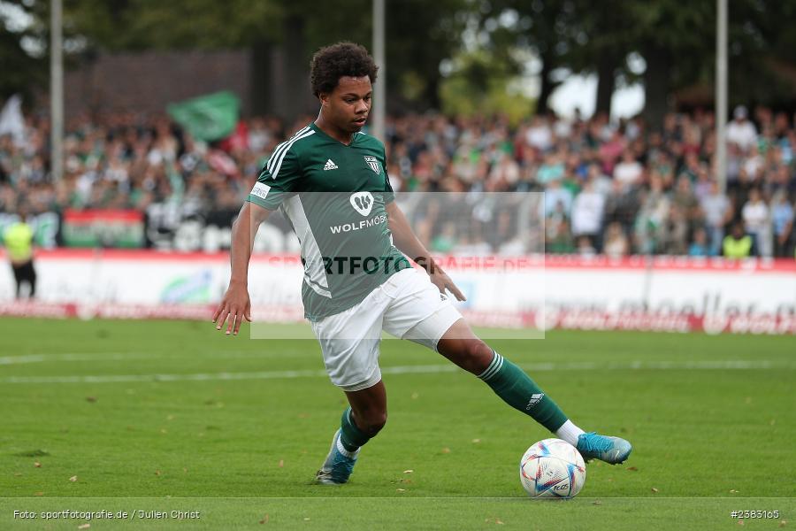 Dominik Ngatie, Sachs Stadion, Schweinfurt, 03.10.2023, sport, action, BFV, Saison 2023/2024, Fussball, 13. Spieltag, Regionalliga Bayern, FWK, FCS, FC Würzburger Kickers, 1. FC Schweinfurt 1905 - Bild-ID: 2383165