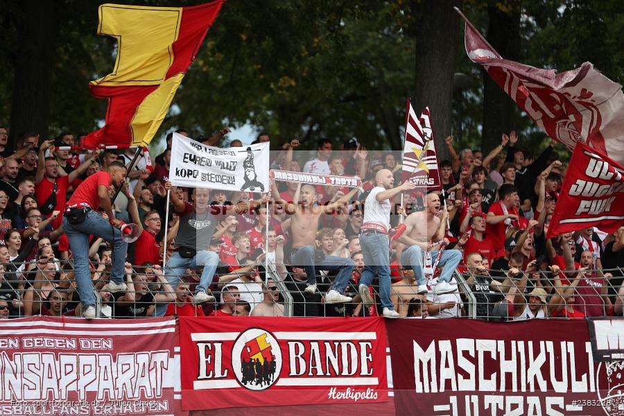 Sachs Stadion, Schweinfurt, 03.10.2023, sport, action, BFV, Saison 2023/2024, Fussball, 13. Spieltag, Regionalliga Bayern, FWK, FCS, FC Würzburger Kickers, 1. FC Schweinfurt 1905 - Bild-ID: 2383228