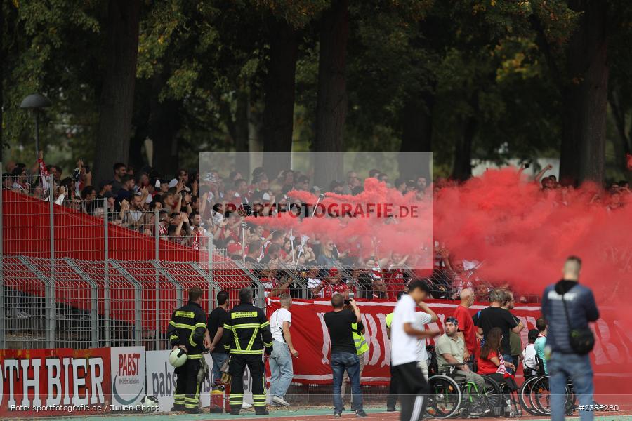 Sachs Stadion, Schweinfurt, 04.10.2023, sport, action, BFV, Saison 2023/2024, Fussball, 13. Spieltag, Regionalliga Bayern, FWK, FCS, FC Würzburger Kickers, 1. FC Schweinfurt 1905 - Bild-ID: 2383280