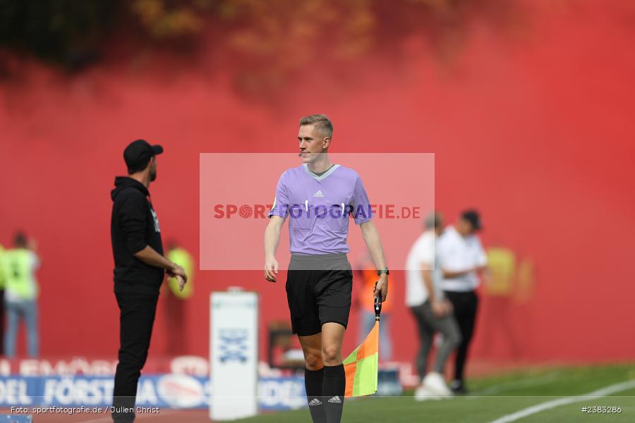 Sachs Stadion, Schweinfurt, 04.10.2023, sport, action, BFV, Saison 2023/2024, Fussball, 13. Spieltag, Regionalliga Bayern, FWK, FCS, FC Würzburger Kickers, 1. FC Schweinfurt 1905 - Bild-ID: 2383286