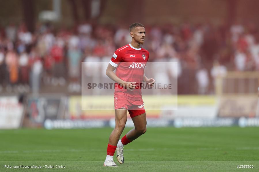 Benyas Solomon Junge-Abiol, Sachs Stadion, Schweinfurt, 04.10.2023, sport, action, BFV, Saison 2023/2024, Fussball, 13. Spieltag, Regionalliga Bayern, FWK, FCS, FC Würzburger Kickers, 1. FC Schweinfurt 1905 - Bild-ID: 2383300