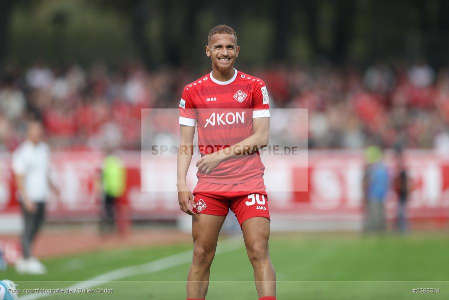 Benyas Solomon Junge-Abiol, Sachs Stadion, Schweinfurt, 04.10.2023, sport, action, BFV, Saison 2023/2024, Fussball, 13. Spieltag, Regionalliga Bayern, FWK, FCS, FC Würzburger Kickers, 1. FC Schweinfurt 1905 - Bild-ID: 2383314