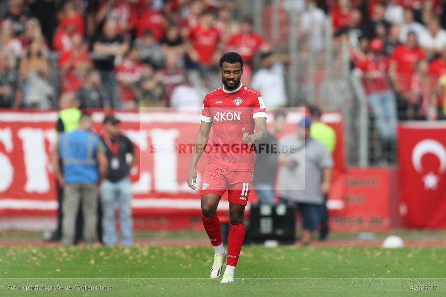 Fabrice Montcheu, Sachs Stadion, Schweinfurt, 04.10.2023, sport, action, BFV, Saison 2023/2024, Fussball, 13. Spieltag, Regionalliga Bayern, FWK, FCS, FC Würzburger Kickers, 1. FC Schweinfurt 1905 - Bild-ID: 2383317