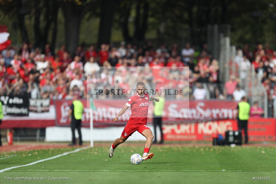 Benyas Solomon Junge-Abiol, Sachs Stadion, Schweinfurt, 04.10.2023, sport, action, BFV, Saison 2023/2024, Fussball, 13. Spieltag, Regionalliga Bayern, FWK, FCS, FC Würzburger Kickers, 1. FC Schweinfurt 1905 - Bild-ID: 2383350