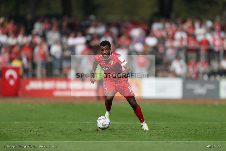 Fabrice Montcheu, Sachs Stadion, Schweinfurt, 04.10.2023, sport, action, BFV, Saison 2023/2024, Fussball, 13. Spieltag, Regionalliga Bayern, FWK, FCS, FC Würzburger Kickers, 1. FC Schweinfurt 1905 - Bild-ID: 2383366