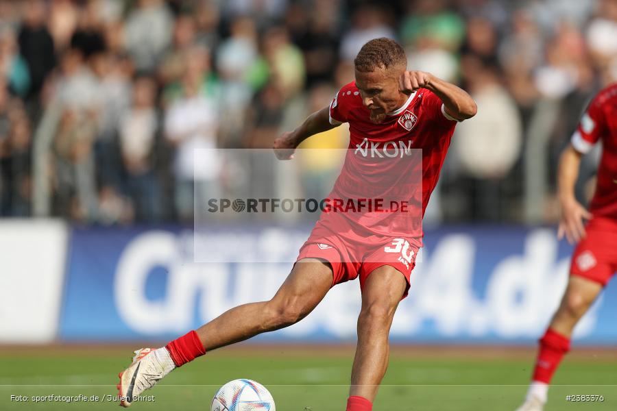 Benyas Solomon Junge-Abiol, Sachs Stadion, Schweinfurt, 04.10.2023, sport, action, BFV, Saison 2023/2024, Fussball, 13. Spieltag, Regionalliga Bayern, FWK, FCS, FC Würzburger Kickers, 1. FC Schweinfurt 1905 - Bild-ID: 2383376