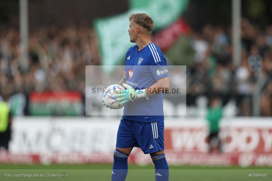 Lukas Wenzel, Sachs Stadion, Schweinfurt, 04.10.2023, sport, action, BFV, Saison 2023/2024, Fussball, 13. Spieltag, Regionalliga Bayern, FWK, FCS, FC Würzburger Kickers, 1. FC Schweinfurt 1905 - Bild-ID: 2383405