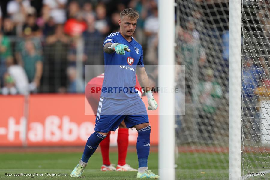 Lukas Wenzel, Sachs Stadion, Schweinfurt, 04.10.2023, sport, action, BFV, Saison 2023/2024, Fussball, 13. Spieltag, Regionalliga Bayern, FWK, FCS, FC Würzburger Kickers, 1. FC Schweinfurt 1905 - Bild-ID: 2383459