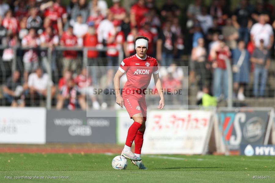 Marius Wegmann, Sachs Stadion, Schweinfurt, 04.10.2023, sport, action, BFV, Saison 2023/2024, Fussball, 13. Spieltag, Regionalliga Bayern, FWK, FCS, FC Würzburger Kickers, 1. FC Schweinfurt 1905 - Bild-ID: 2383471