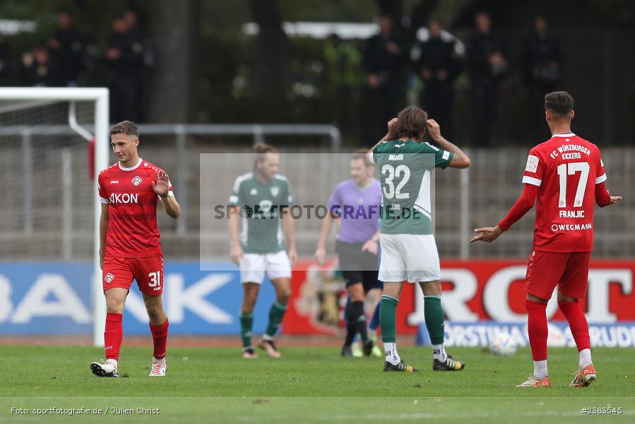 Sachs Stadion, Schweinfurt, 04.10.2023, sport, action, BFV, Saison 2023/2024, Fussball, 13. Spieltag, Regionalliga Bayern, FWK, FCS, FC Würzburger Kickers, 1. FC Schweinfurt 1905 - Bild-ID: 2383545