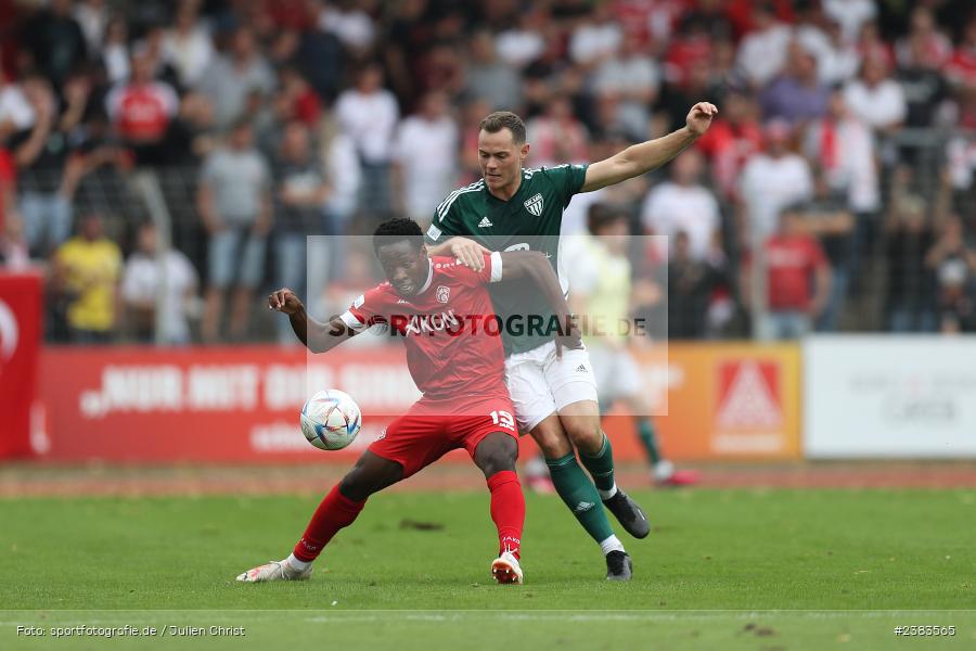 Sachs Stadion, Schweinfurt, 04.10.2023, sport, action, BFV, Saison 2023/2024, Fussball, 13. Spieltag, Regionalliga Bayern, FWK, FCS, FC Würzburger Kickers, 1. FC Schweinfurt 1905 - Bild-ID: 2383565