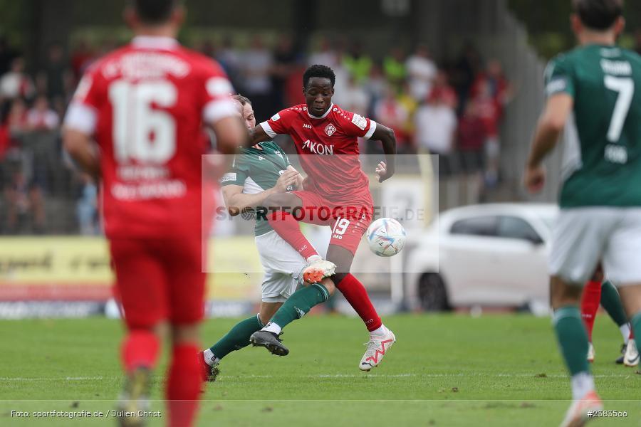 Sachs Stadion, Schweinfurt, 04.10.2023, sport, action, BFV, Saison 2023/2024, Fussball, 13. Spieltag, Regionalliga Bayern, FWK, FCS, FC Würzburger Kickers, 1. FC Schweinfurt 1905 - Bild-ID: 2383566