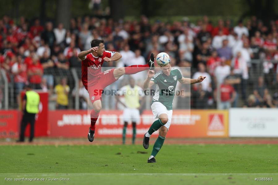 Sachs Stadion, Schweinfurt, 04.10.2023, sport, action, BFV, Saison 2023/2024, Fussball, 13. Spieltag, Regionalliga Bayern, FWK, FCS, FC Würzburger Kickers, 1. FC Schweinfurt 1905 - Bild-ID: 2383583