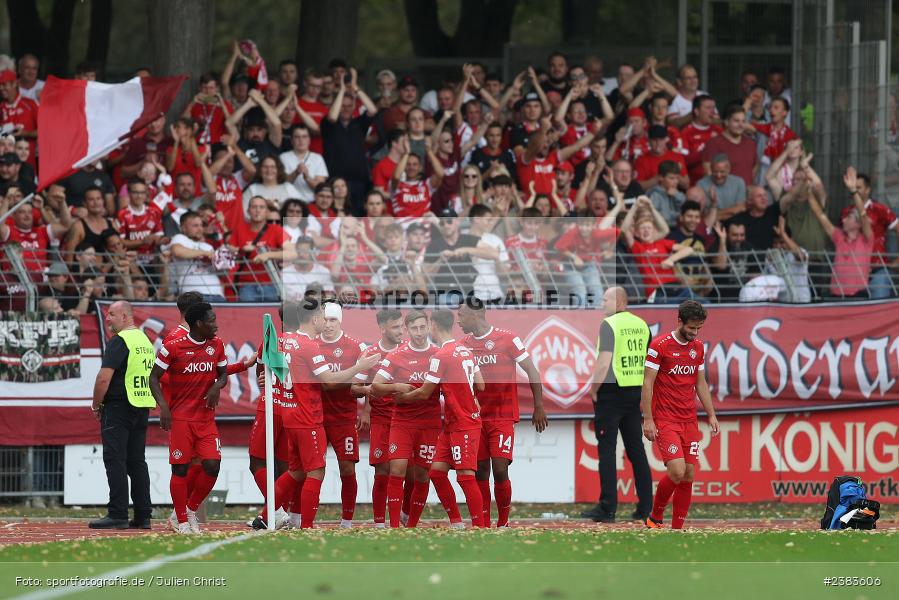 Sachs Stadion, Schweinfurt, 04.10.2023, sport, action, BFV, Saison 2023/2024, Fussball, 13. Spieltag, Regionalliga Bayern, FWK, FCS, FC Würzburger Kickers, 1. FC Schweinfurt 1905 - Bild-ID: 2383606