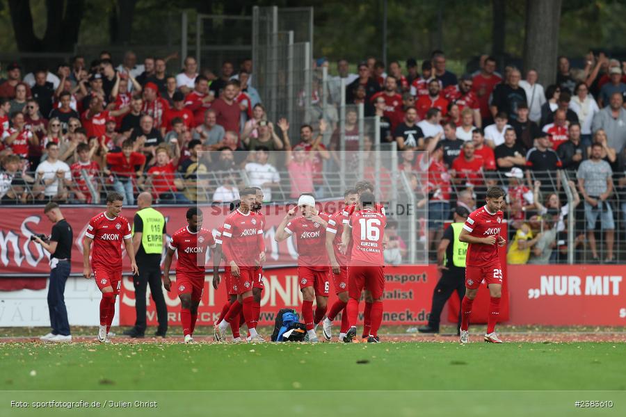 Sachs Stadion, Schweinfurt, 04.10.2023, sport, action, BFV, Saison 2023/2024, Fussball, 13. Spieltag, Regionalliga Bayern, FWK, FCS, FC Würzburger Kickers, 1. FC Schweinfurt 1905 - Bild-ID: 2383610