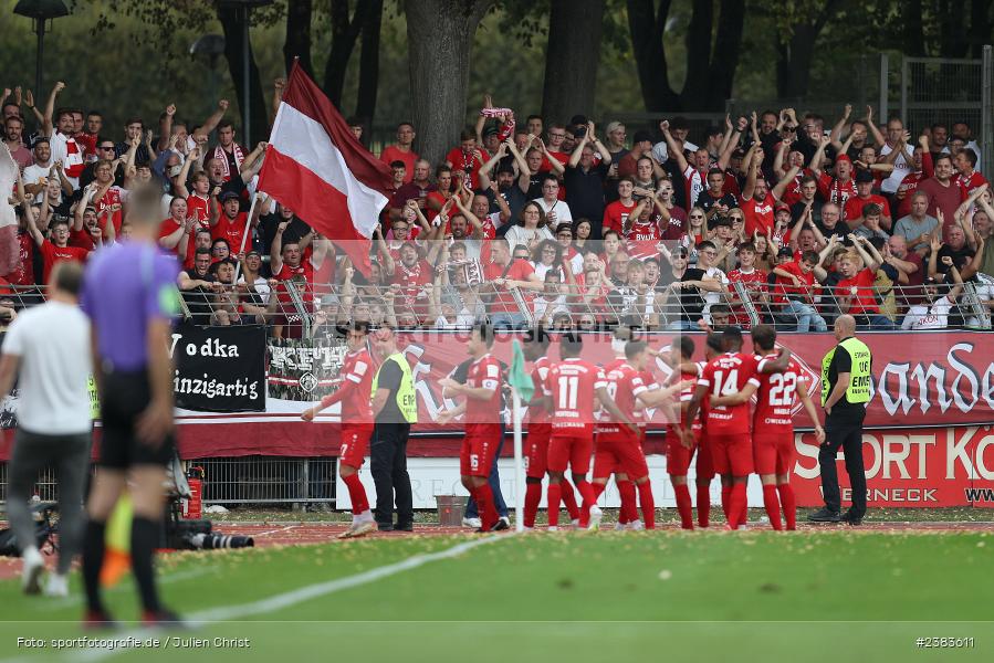 Sachs Stadion, Schweinfurt, 04.10.2023, sport, action, BFV, Saison 2023/2024, Fussball, 13. Spieltag, Regionalliga Bayern, FWK, FCS, FC Würzburger Kickers, 1. FC Schweinfurt 1905 - Bild-ID: 2383611