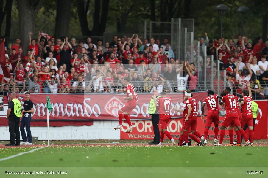 Sachs Stadion, Schweinfurt, 04.10.2023, sport, action, BFV, Saison 2023/2024, Fussball, 13. Spieltag, Regionalliga Bayern, FWK, FCS, FC Würzburger Kickers, 1. FC Schweinfurt 1905 - Bild-ID: 2383615