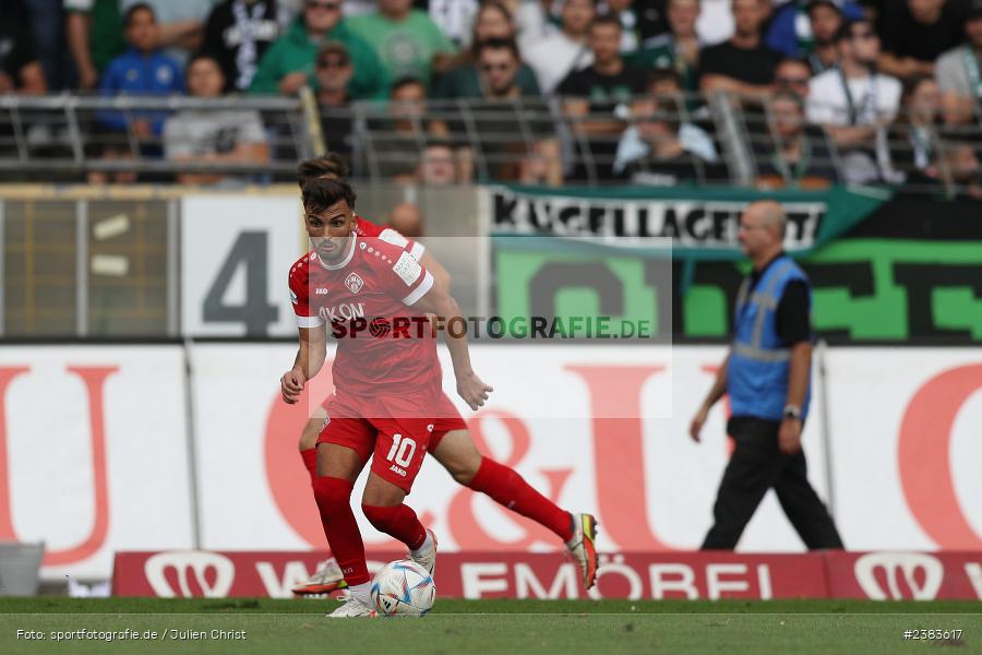 Dardan Karimani, Sachs Stadion, Schweinfurt, 04.10.2023, sport, action, BFV, Saison 2023/2024, Fussball, 13. Spieltag, Regionalliga Bayern, FWK, FCS, FC Würzburger Kickers, 1. FC Schweinfurt 1905 - Bild-ID: 2383617