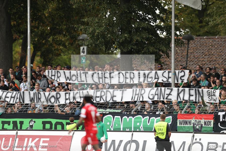 Sachs Stadion, Schweinfurt, 04.10.2023, sport, action, BFV, Saison 2023/2024, Fussball, 13. Spieltag, Regionalliga Bayern, FWK, FCS, FC Würzburger Kickers, 1. FC Schweinfurt 1905 - Bild-ID: 2383618