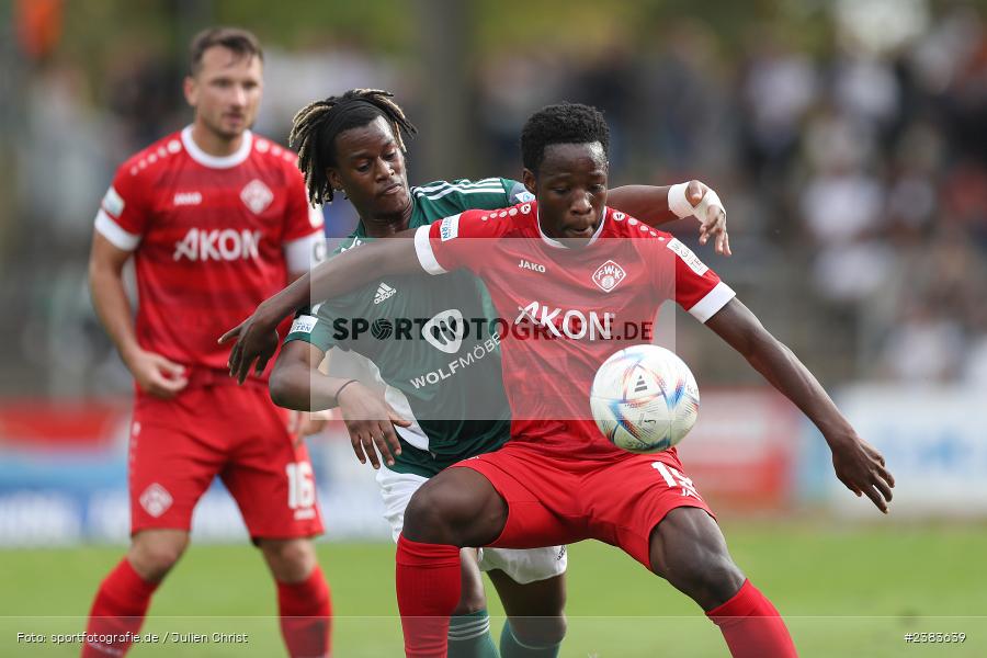 Sachs Stadion, Schweinfurt, 04.10.2023, sport, action, BFV, Saison 2023/2024, Fussball, 13. Spieltag, Regionalliga Bayern, FWK, FCS, FC Würzburger Kickers, 1. FC Schweinfurt 1905 - Bild-ID: 2383639