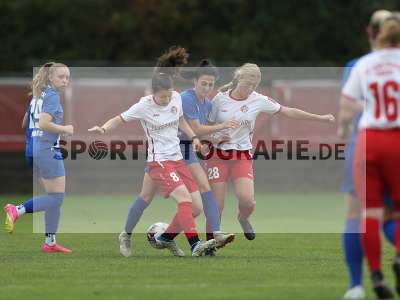 Fotos von FC Würzburger Kickers - Karlsruher SC auf sportfotografie.de
