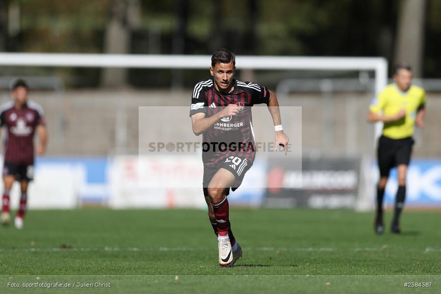 Sachs-Stadion, Schweinfurt, 15.10.2023, BFV, Fussball, sport, action, Saison 2023/2024, 15. Spieltag, Regionalliga Bayern, FCN, FCS, 1. FC Nürnberg II, 1. FC Schweinfurt 1905 - Bild-ID: 2384387