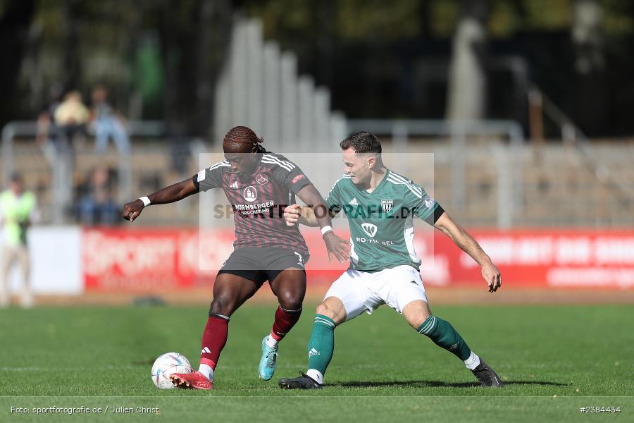 Sachs-Stadion, Schweinfurt, 15.10.2023, BFV, Fussball, sport, action, Saison 2023/2024, 15. Spieltag, Regionalliga Bayern, FCN, FCS, 1. FC Nürnberg II, 1. FC Schweinfurt 1905 - Bild-ID: 2384434