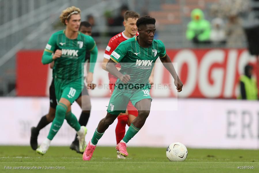 AKON Arena, Würzburg, 04.11.2023, BFV, Fussball, sport, action, Saison 2023/2024, Regionalliga Bayern, 19. Spieltag, FCA, FWK, FC Augsburg II, FC Würzburger Kickers - Bild-ID: 2387065