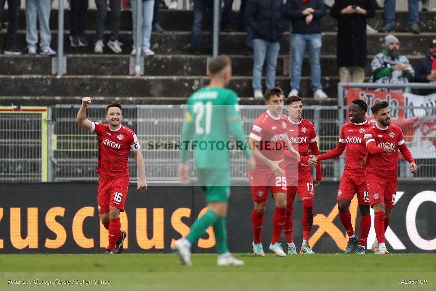 AKON Arena, Würzburg, 04.11.2023, BFV, Fussball, sport, action, Saison 2023/2024, Regionalliga Bayern, 19. Spieltag, FCA, FWK, FC Augsburg II, FC Würzburger Kickers - Bild-ID: 2387109