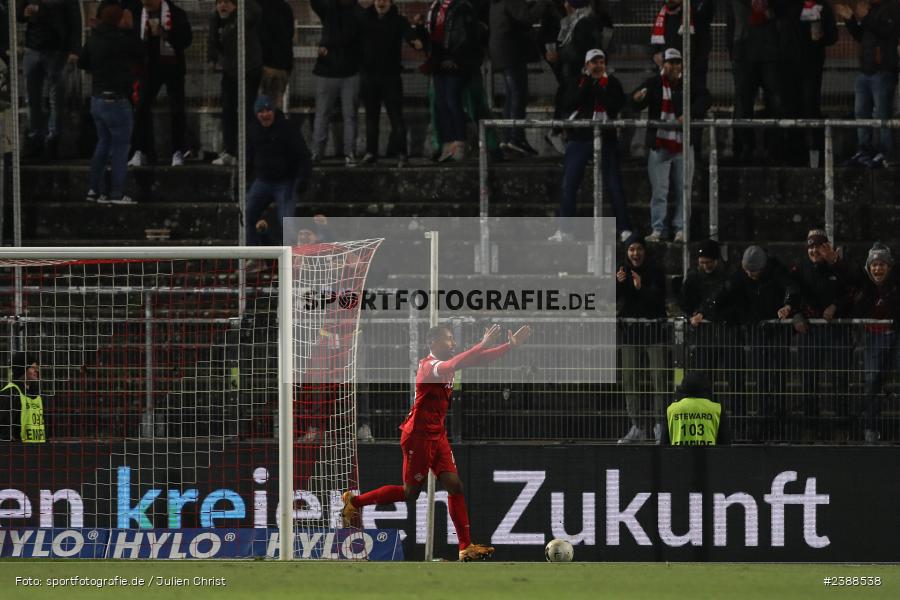 sport, action, Würzburg, Saison 2023/2024, Regionalliga Bayern, Fussball, FWK, FVI, FV Illertissen, FC Würzburger Kickers, BFV, AKON Arena, 21. Spieltag, 17.11.2023 - Bild-ID: 2388538