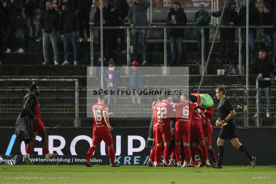 sport, action, Würzburg, Saison 2023/2024, Regionalliga Bayern, Fussball, FWK, FVI, FV Illertissen, FC Würzburger Kickers, BFV, AKON Arena, 21. Spieltag, 17.11.2023 - Bild-ID: 2388546