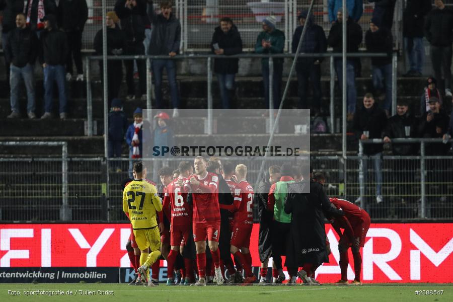 sport, action, Würzburg, Saison 2023/2024, Regionalliga Bayern, Fussball, FWK, FVI, FV Illertissen, FC Würzburger Kickers, BFV, AKON Arena, 21. Spieltag, 17.11.2023 - Bild-ID: 2388547