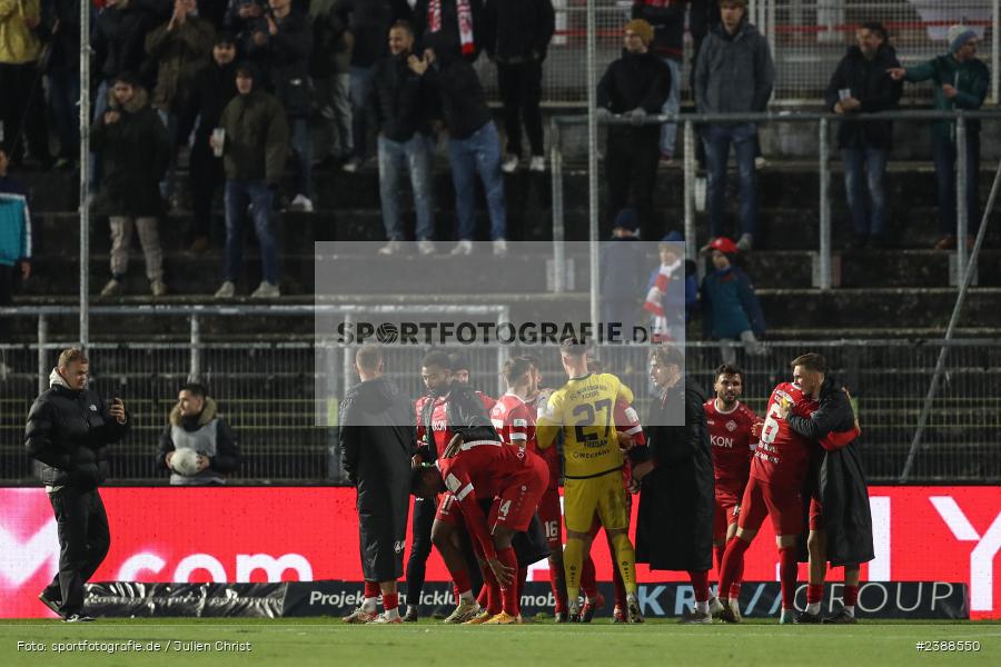sport, action, Würzburg, Saison 2023/2024, Regionalliga Bayern, Fussball, FWK, FVI, FV Illertissen, FC Würzburger Kickers, BFV, AKON Arena, 21. Spieltag, 17.11.2023 - Bild-ID: 2388550
