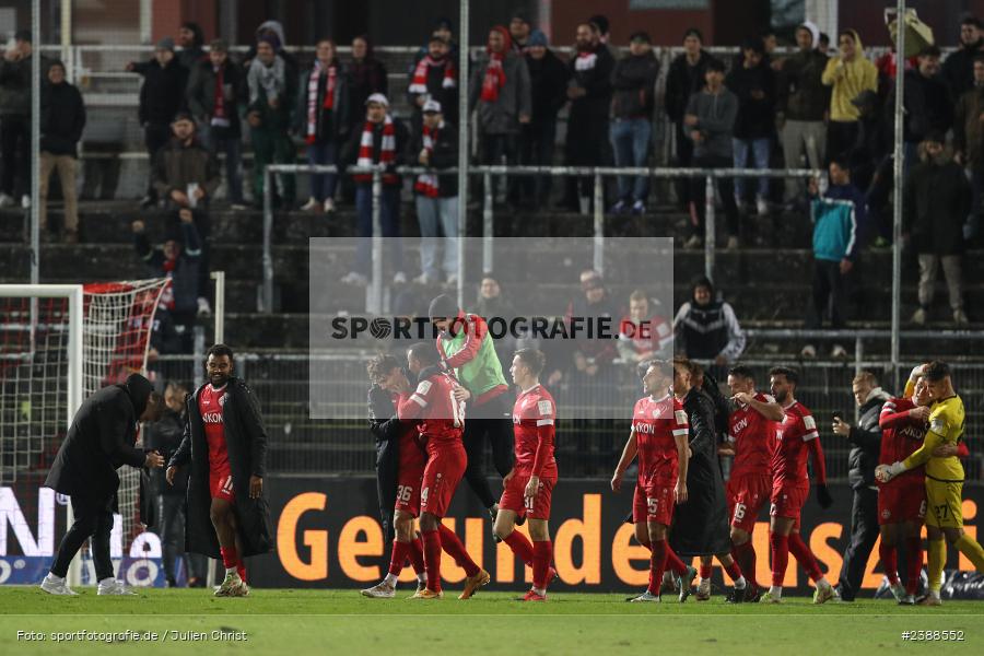 sport, action, Würzburg, Saison 2023/2024, Regionalliga Bayern, Fussball, FWK, FVI, FV Illertissen, FC Würzburger Kickers, BFV, AKON Arena, 21. Spieltag, 17.11.2023 - Bild-ID: 2388552