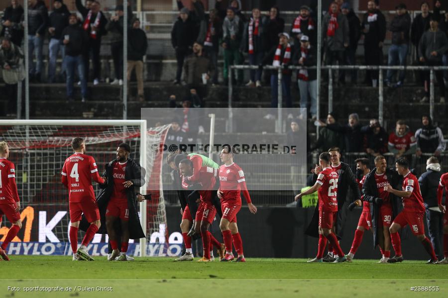 sport, action, Würzburg, Saison 2023/2024, Regionalliga Bayern, Fussball, FWK, FVI, FV Illertissen, FC Würzburger Kickers, BFV, AKON Arena, 21. Spieltag, 17.11.2023 - Bild-ID: 2388553