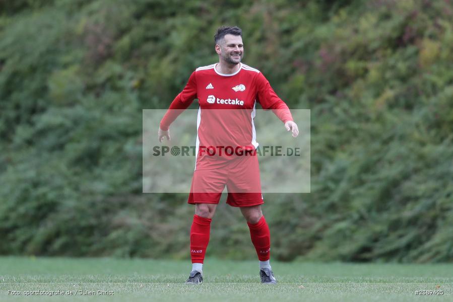 Sportgelände, Obersfeld, 26.11.2023, BFV, sport, action, Saison 2023/2024, Fussball, Kreisklasse Würzburg, SVSS, FVB, SV Sendelbach-Steinbach, FV Bachgrund - Bild-ID: 2389425
