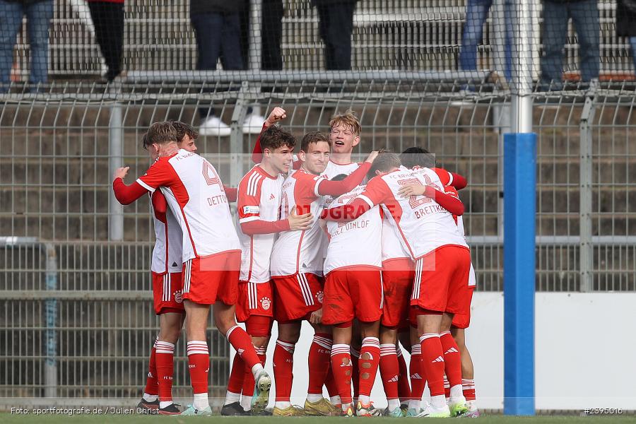 Stadion am Schönbusch, Aschaffenburg, 24.02.2024, sport, action, BFV, Fussball, Februar 2024, Regionalliga Bayern, FCB, SVA, FC Bayern München II, SV Viktoria Aschaffenburg - Bild-ID: 2395016
