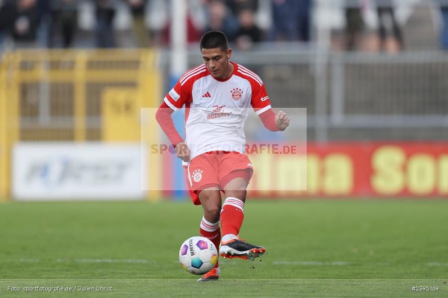 Stadion am Schönbusch, Aschaffenburg, 24.02.2024, sport, action, BFV, Fussball, Februar 2024, Regionalliga Bayern, FCB, SVA, FC Bayern München II, SV Viktoria Aschaffenburg - Bild-ID: 2395169