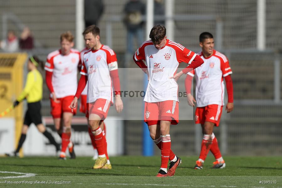 Stadion am Schönbusch, Aschaffenburg, 24.02.2024, sport, action, BFV, Fussball, Februar 2024, Regionalliga Bayern, FCB, SVA, FC Bayern München II, SV Viktoria Aschaffenburg - Bild-ID: 2395210