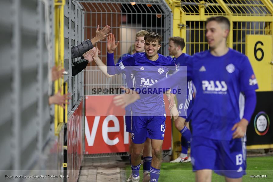Team, Stadion am Schönbusch, Aschaffenburg, 25.03.2024, sport, action, BFV, Fussball, März 2024, 26. Spieltag, Regionalliga Bayern, BAY, SVA, SpVgg Bayreuth, SV Viktoria Aschaffenburg - Bild-ID: 2400108 Team, Stadion am Schönbusch, Aschaffenburg, 25.03.2024, sport, action, BFV, Fussball, März 2024, 26. Spieltag, Regionalliga Bayern, BAY, SVA, SpVgg Bayreuth, SV Viktoria Aschaffenburg - Bild-ID: 2400108