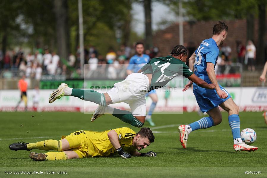 Sachs-Stadion, Schweinfurt, 13.04.2024, sport, action, BFV, Fussball, April 2024, 29. Spieltag, Regionalliga Bayern, FVI, FCS, FV Illertissen, 1. FC Schweinfurt 1905 - Bild-ID: 2402897
