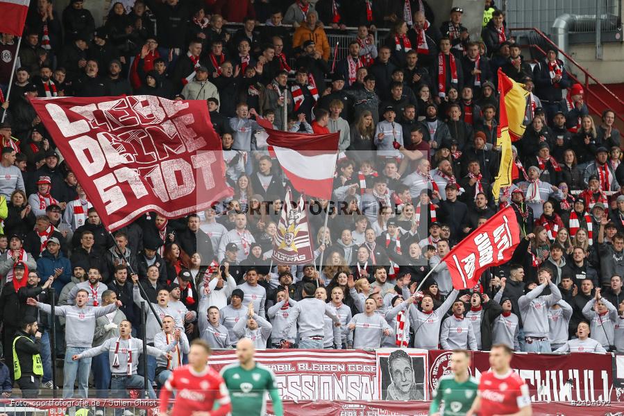 AKON Arena, Würzburg, 20.04.2024, sport, action, BFV, Fussball, April 2024, 30. Spieltag, Regionalliga Bayern, 1. FC Schweinfurt 1905, FC Würzburger Kickers - Bild-ID: 2404092