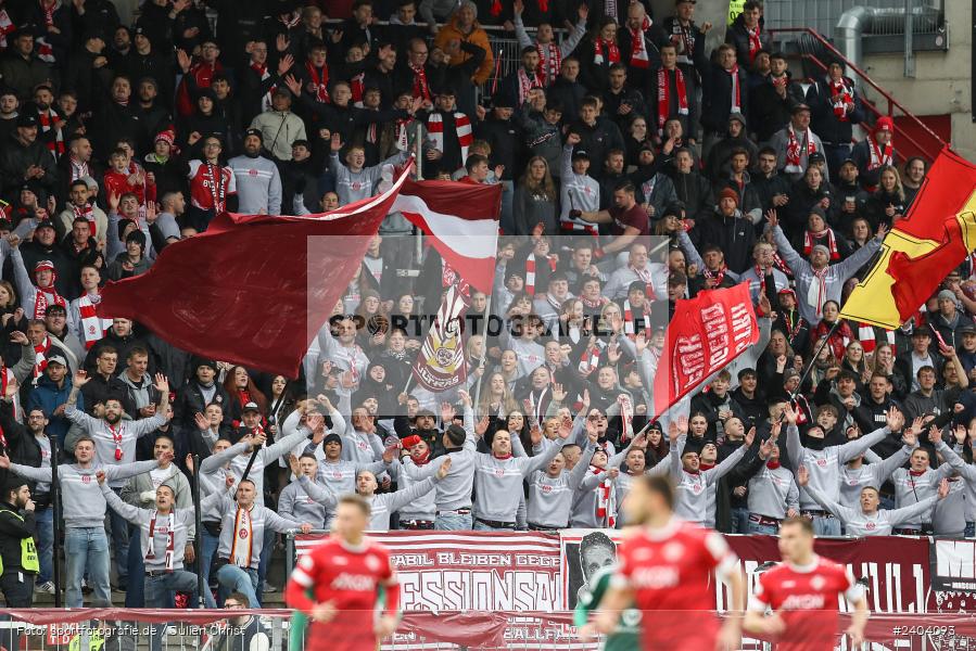 AKON Arena, Würzburg, 20.04.2024, sport, action, BFV, Fussball, April 2024, 30. Spieltag, Regionalliga Bayern, 1. FC Schweinfurt 1905, FC Würzburger Kickers - Bild-ID: 2404093