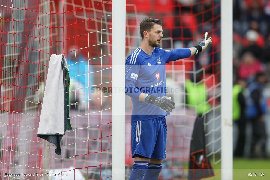 AKON Arena, Würzburg, 20.04.2024, sport, action, BFV, Fussball, April 2024, 30. Spieltag, Regionalliga Bayern, 1. FC Schweinfurt 1905, FC Würzburger Kickers - Bild-ID: 2404129