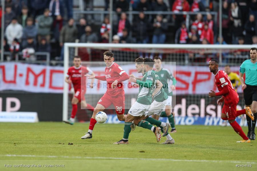 AKON Arena, Würzburg, 20.04.2024, sport, action, BFV, Fussball, April 2024, 30. Spieltag, Regionalliga Bayern, 1. FC Schweinfurt 1905, FC Würzburger Kickers - Bild-ID: 2404183