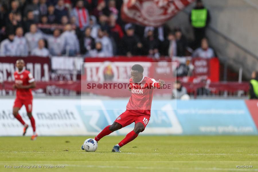 AKON Arena, Würzburg, 20.04.2024, sport, action, BFV, Fussball, April 2024, 30. Spieltag, Regionalliga Bayern, 1. FC Schweinfurt 1905, FC Würzburger Kickers - Bild-ID: 2404249
