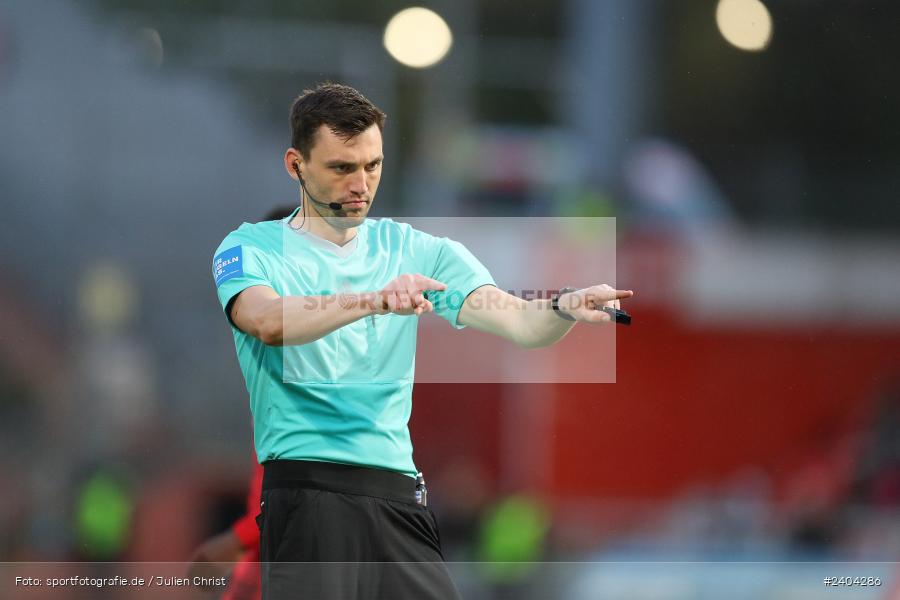 AKON Arena, Würzburg, 20.04.2024, sport, action, BFV, Fussball, April 2024, 30. Spieltag, Regionalliga Bayern, 1. FC Schweinfurt 1905, FC Würzburger Kickers - Bild-ID: 2404286