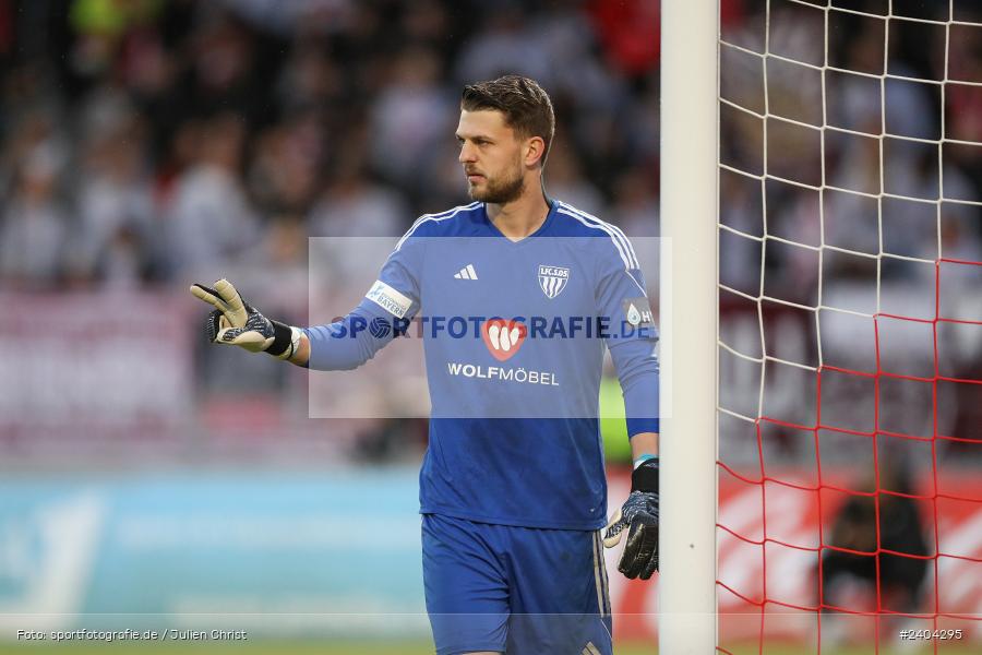 AKON Arena, Würzburg, 20.04.2024, sport, action, BFV, Fussball, April 2024, 30. Spieltag, Regionalliga Bayern, 1. FC Schweinfurt 1905, FC Würzburger Kickers - Bild-ID: 2404295