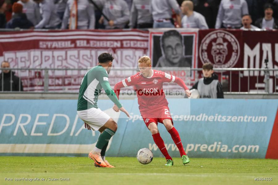 AKON Arena, Würzburg, 20.04.2024, sport, action, BFV, Fussball, April 2024, 30. Spieltag, Regionalliga Bayern, 1. FC Schweinfurt 1905, FC Würzburger Kickers - Bild-ID: 2404335